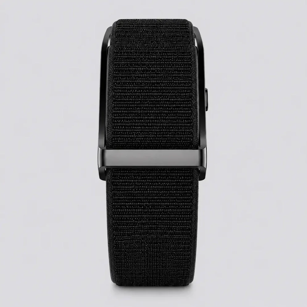 eaze preta, vista frontal com pulseira de nylon
